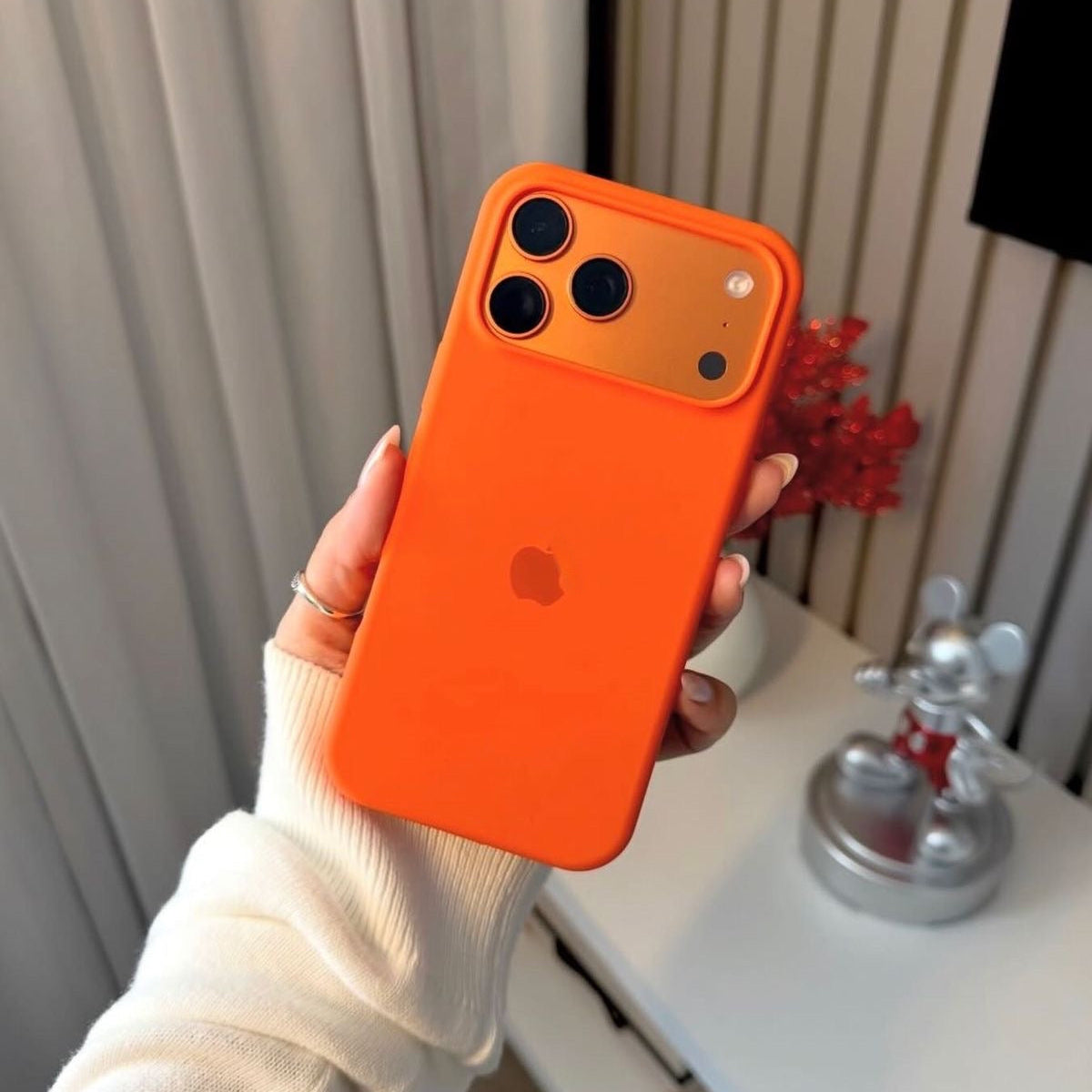 Nuevo Liquid Silicone Case